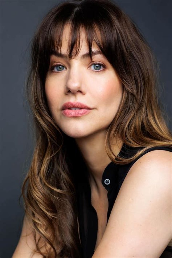 Discover The Enigmatic Allure Of Julie Gonzalo's Scar
